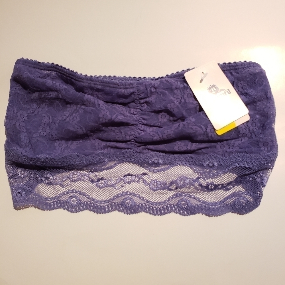 NWT b.tempt'd Wacoal lace kiss bandeau bra
